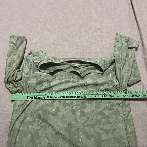 Chico's Size 2 Sage Green leaf textured Relaxed Tunic Top mature elegant - Picture 6 of 6